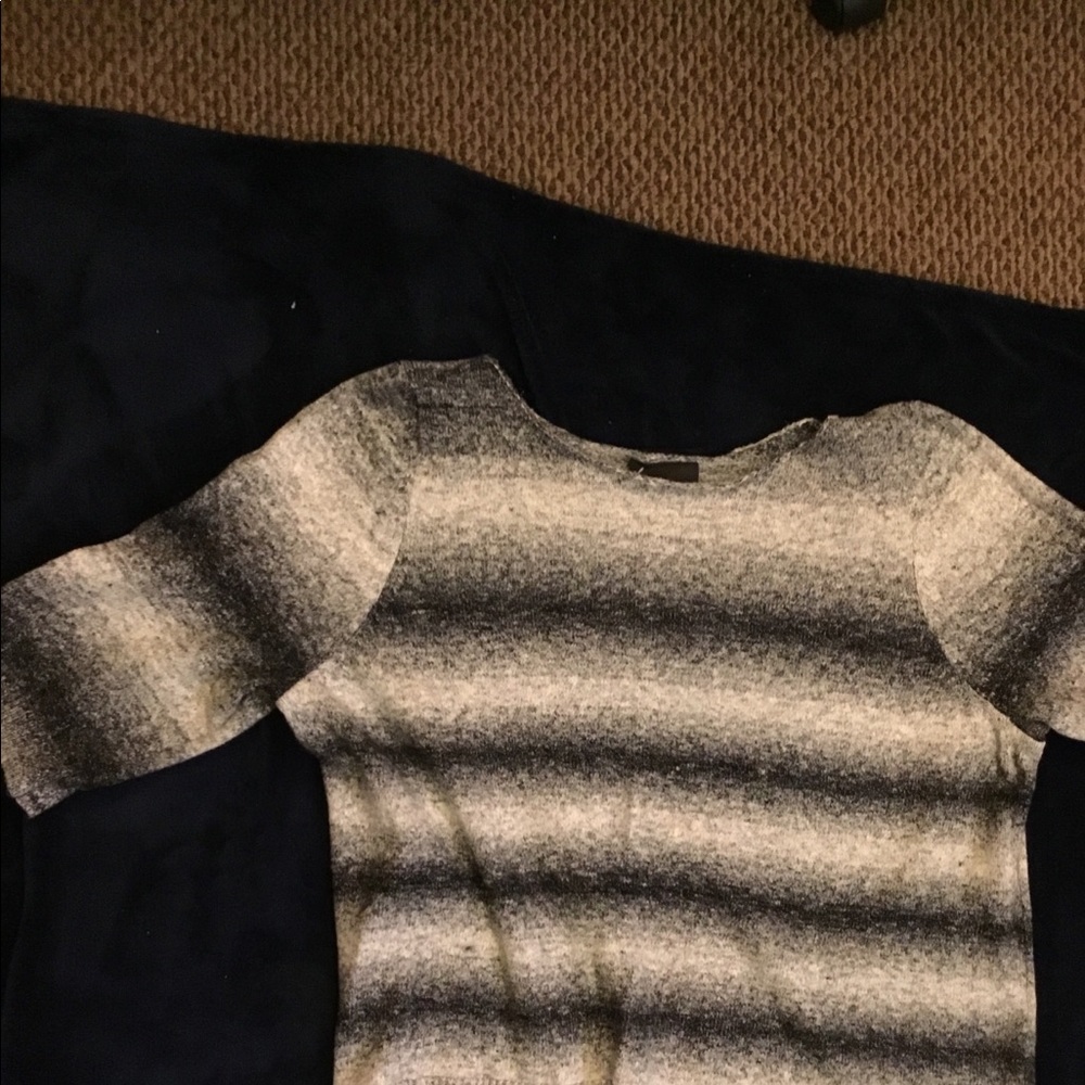 2 piece sweater skirt set EUC